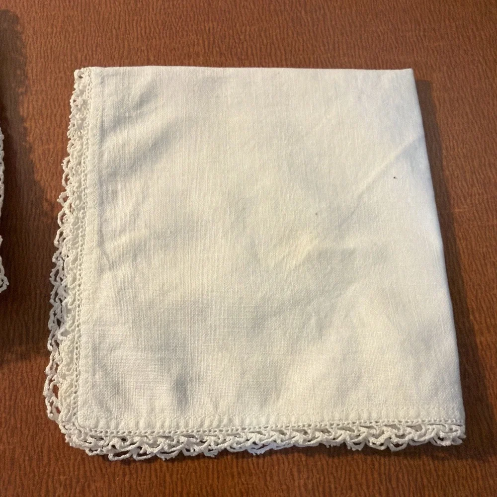 Vtg Hand Appliqué Lace Trimmed Set Of 2 Linen Napkins Exc Cond
